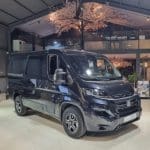 블랙 수납형 피아트 두카토 캠핑카 3인승