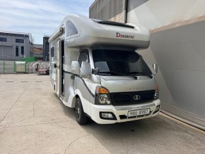 다온티앤티 포스560 캠핑카 6인승, 바닥난방, 인산철960