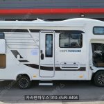 코지밴 650S 캠핑카 5인승 2023년식 9,007km