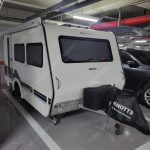 22년식 바이엘패밀리 쇼파형 카라반