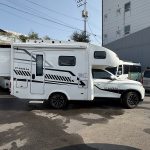 렉스턴스포츠칸 2022년식 중고 캠핑카