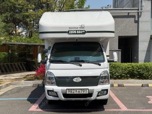 제우스 560RU 2022년식 중고 캠핑카