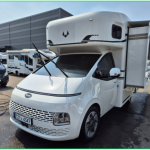 스타리아 페넥캠핑카 2024년식 중고 모터홈 캠핑카