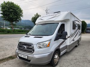 2017년식 포드 트랜짓 베이스 Sunseeker 중고 모터홈 캠핑카 판매