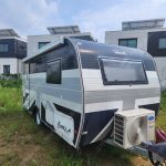 핵02 2019년식 중고 카라반